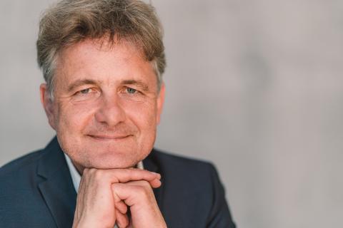 Portrait des dbv-Präsidenten Dr. Frank Mentrup